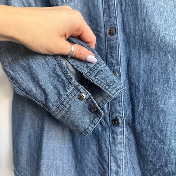 Caslon Chambray Button-Up Shirt | Medium Was Denim | Size Small Petite - Picture 6 of 9